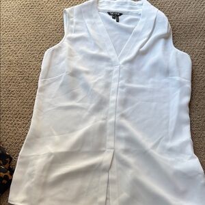 Nic and Zoe  Elegant White V-Neck Blouse